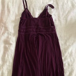 Tahari Burgundy nightgown